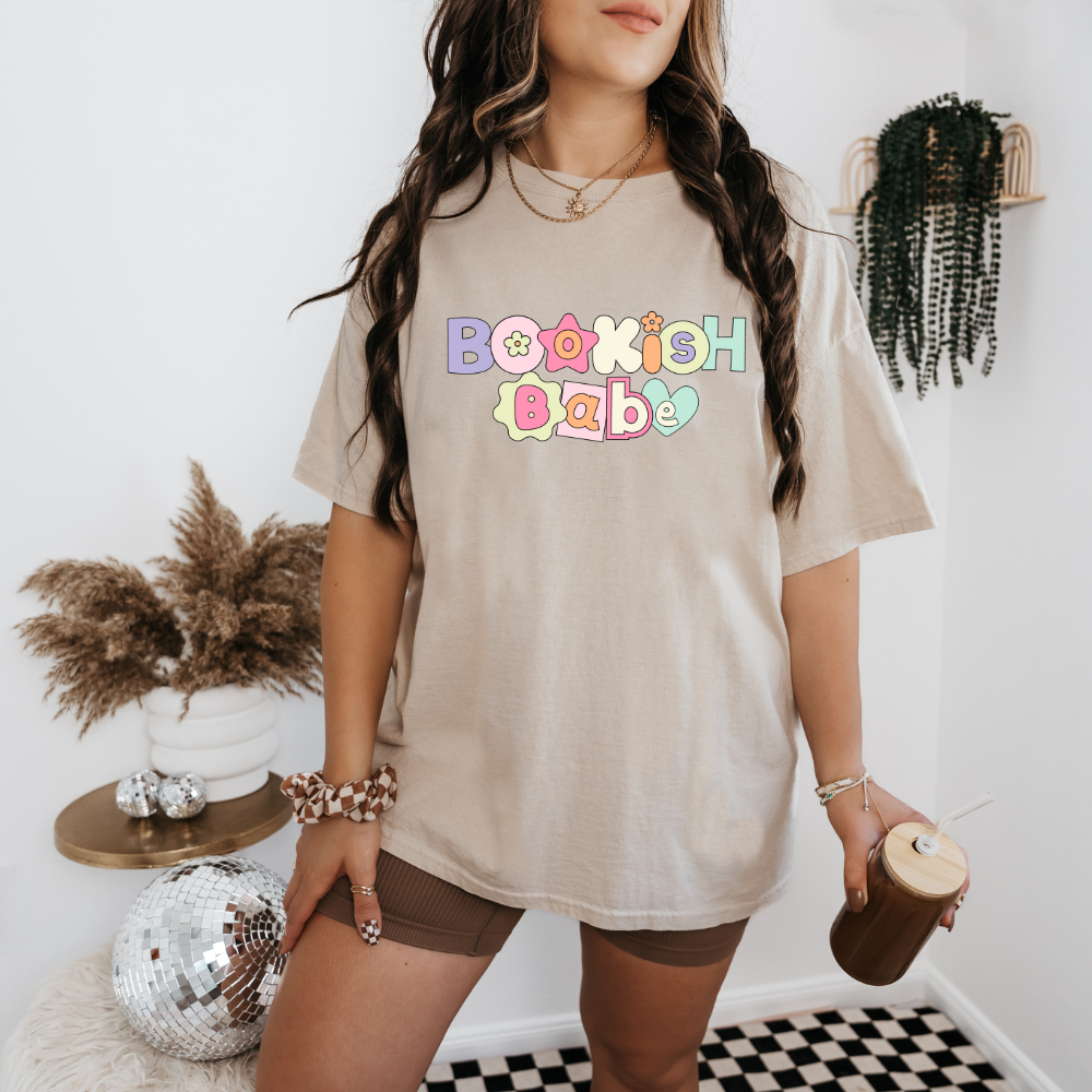 Bookish Babe- Tee