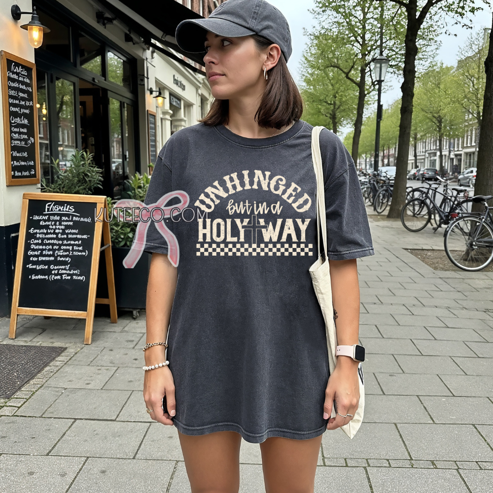 Unhinged in Hollyway - T-shirt