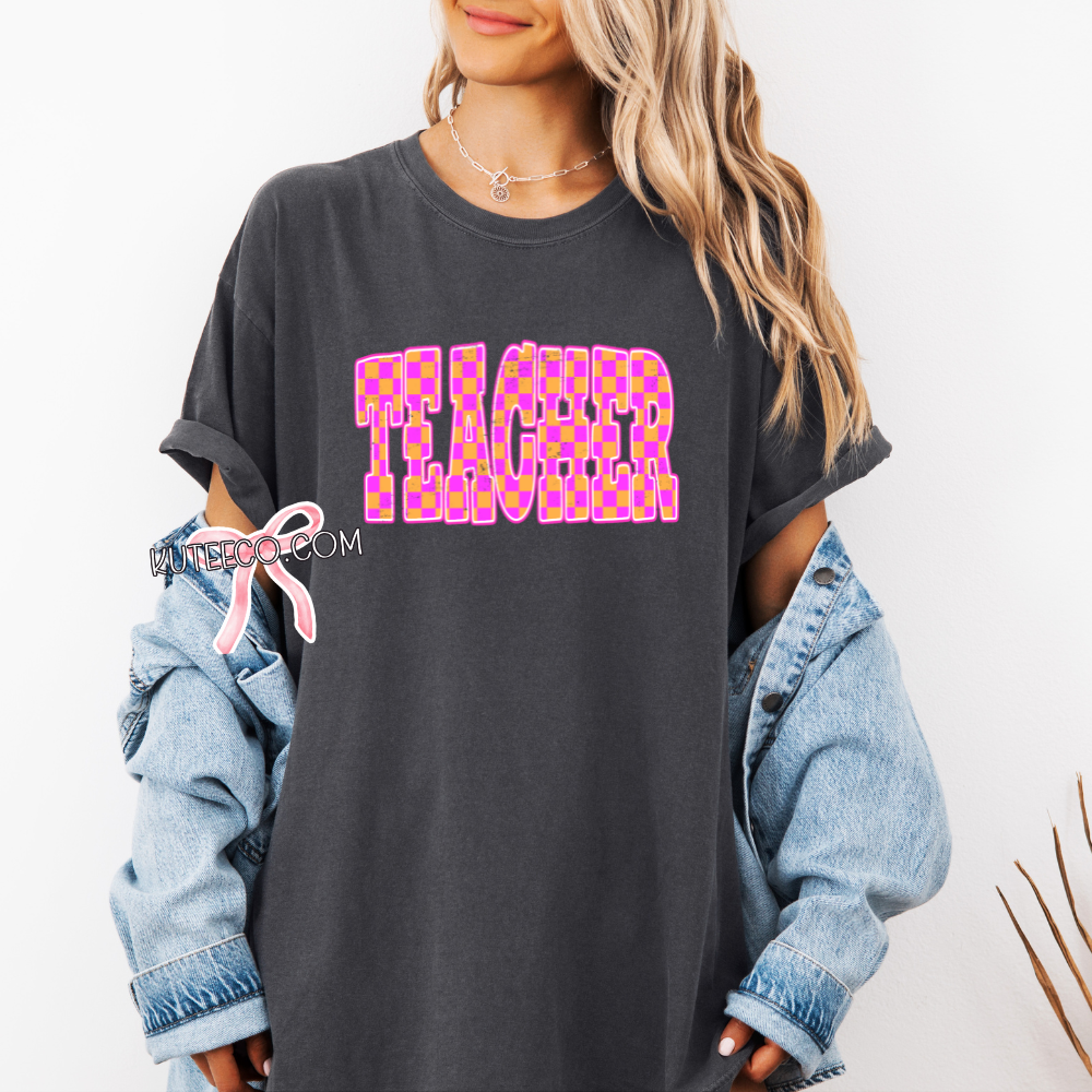 Teacher Pink Checkered -T-Shirt