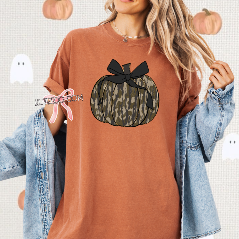 Pumpkin Bow Black Camo  -T-Shirt