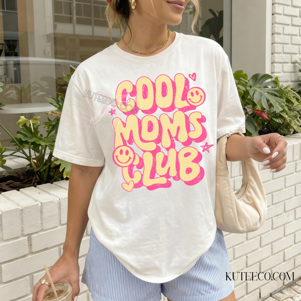 Cool Mom Club Smiley -Comfort colors Shirt/ Sweatshirt