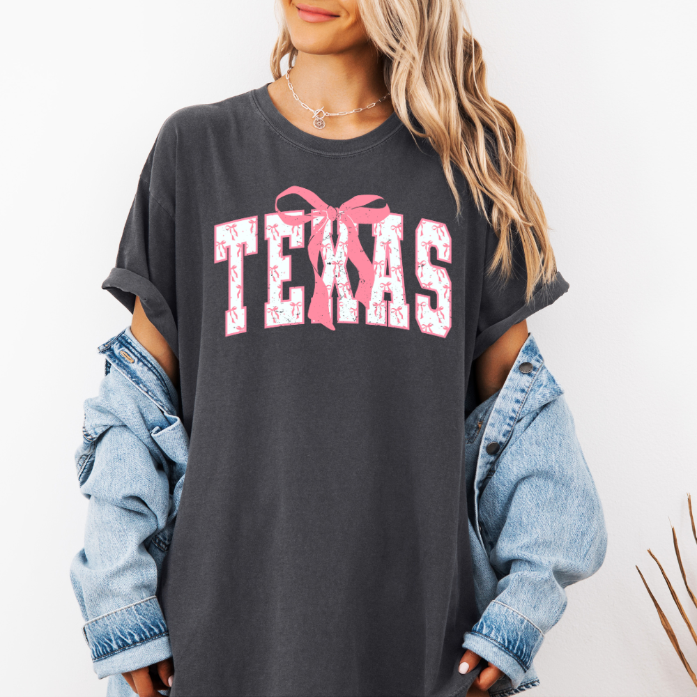 Texas girly pink bows - comfort colors pepper t-shirt front  view model 