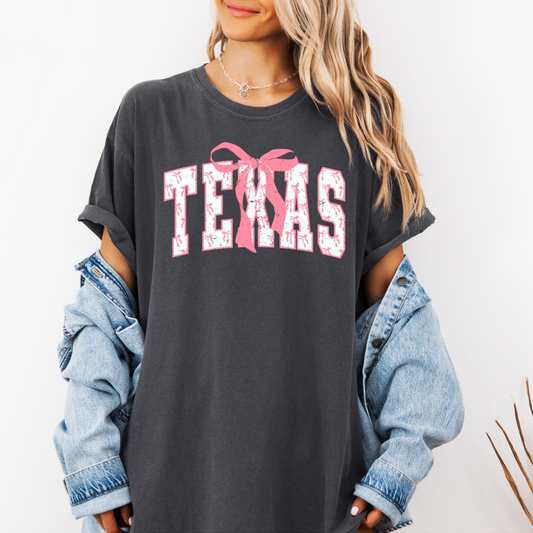 Texas girly pink bows - comfort colors pepper t-shirt front  view model 