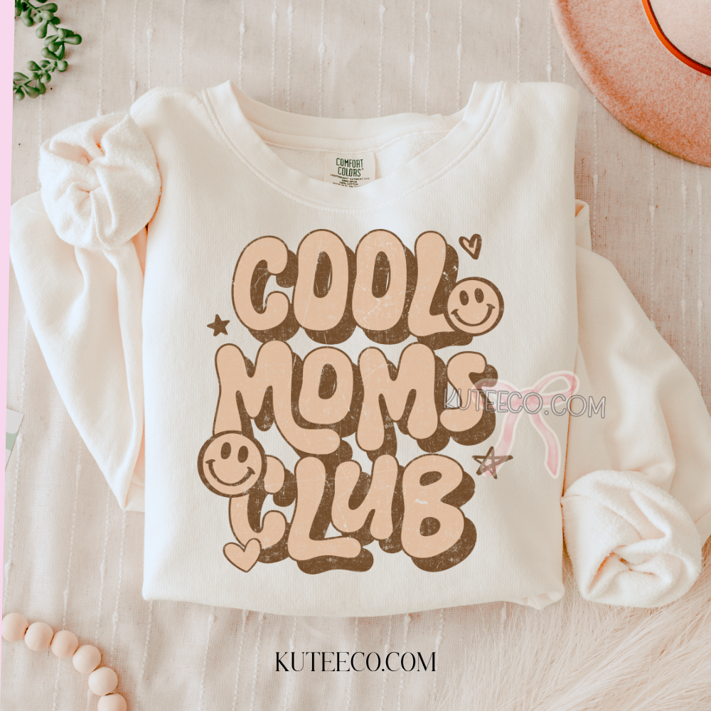 Cool Mom Club Smiley -Comfort colors Shirt/ Sweatshirt