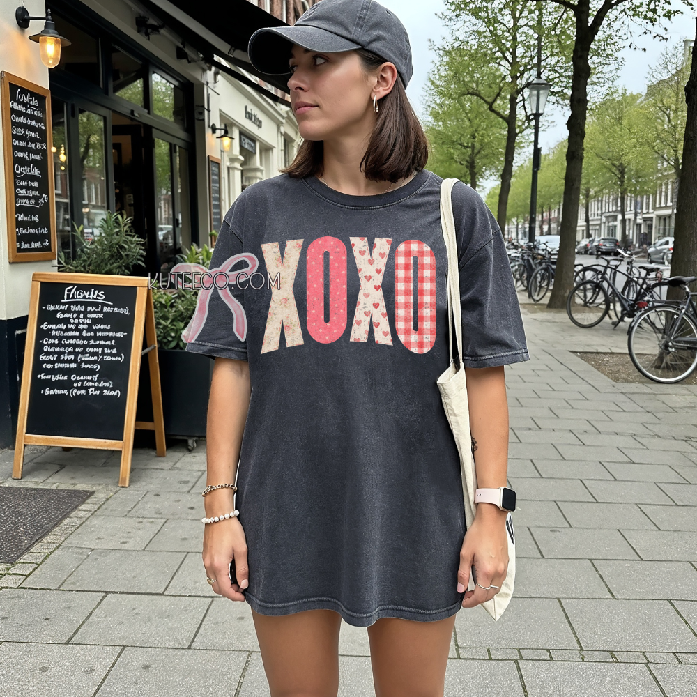 Stitched XOXO - Shirt/ Sweatshirt